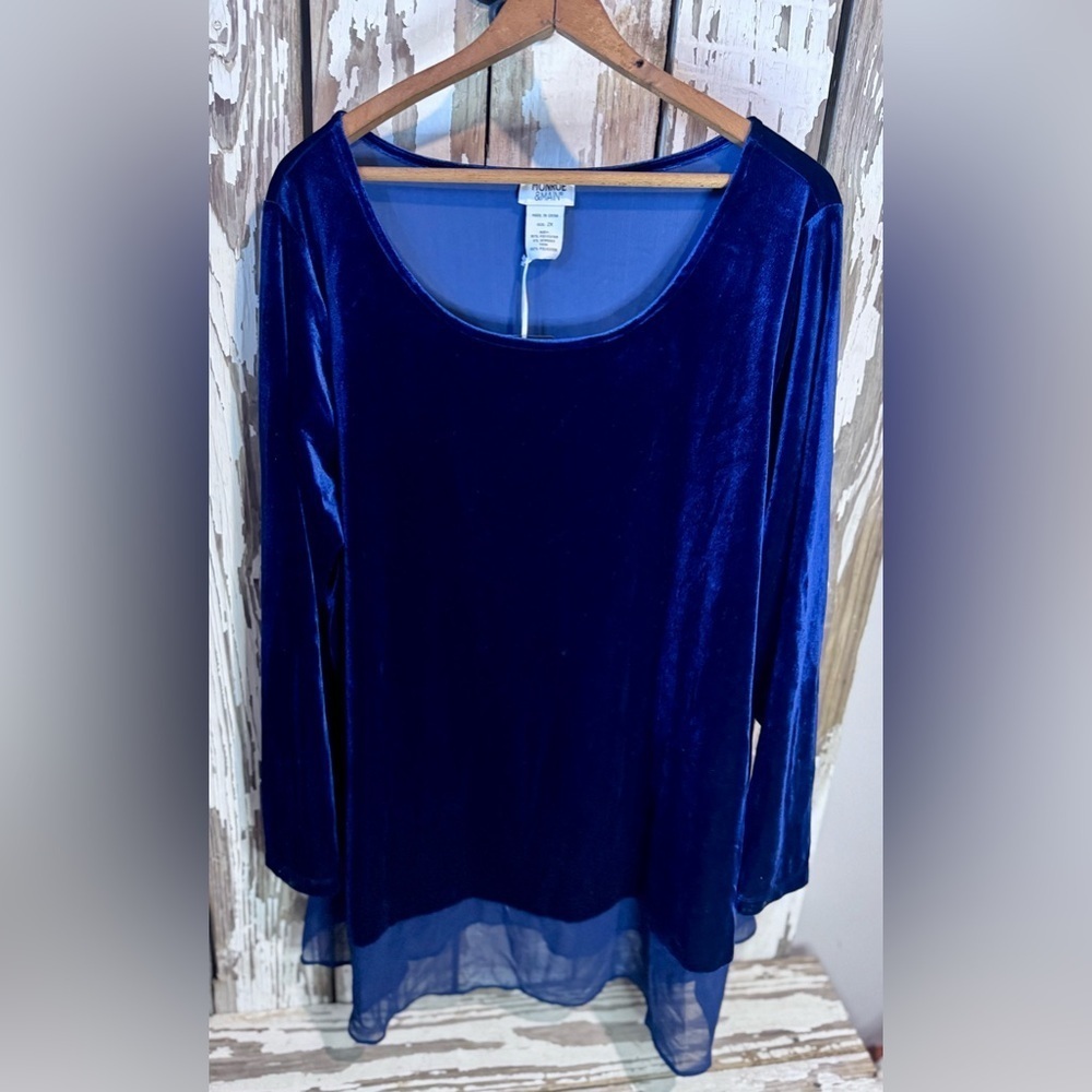 Monroe & Main Royal Blue Velvet Blouse Size 2X NWT